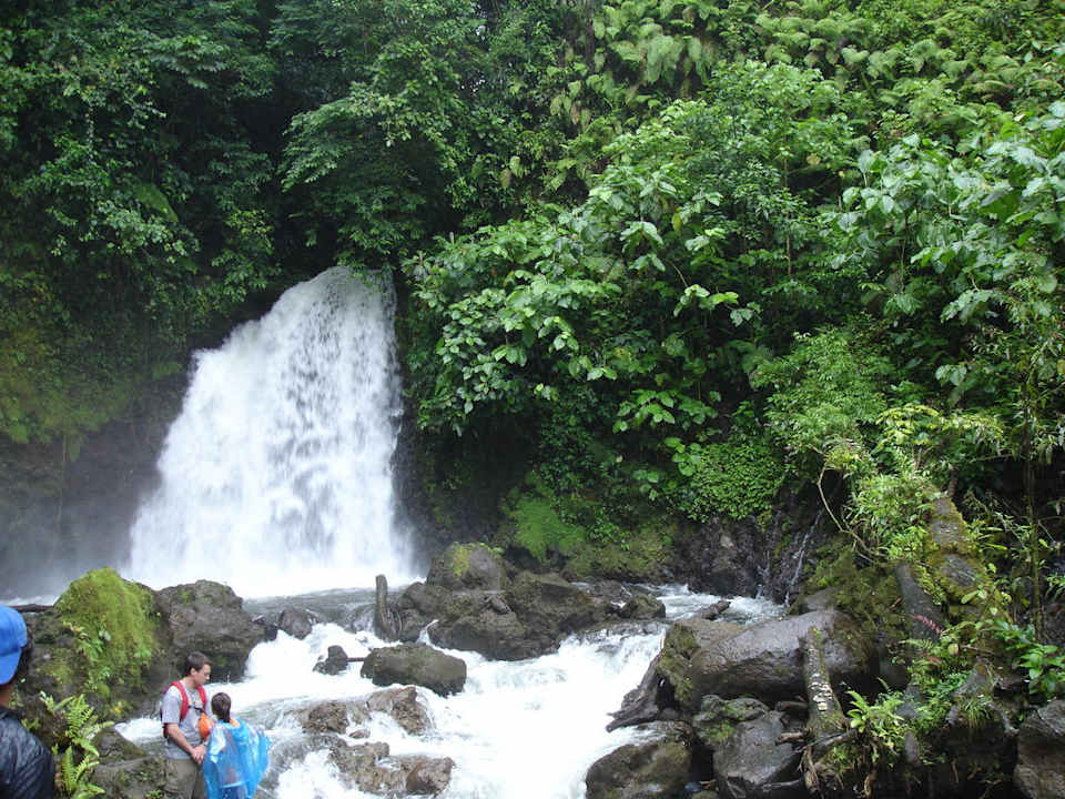 Wasserfall am Vulkan Arenal Arenal Observatory Lodge & Spa