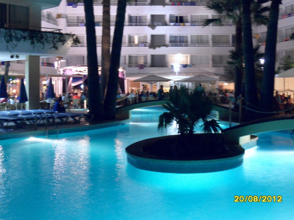 Nachts VIVA Eden Lago