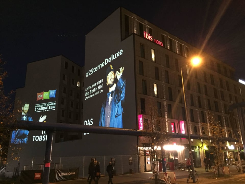 Eingang ibis Berlin Hauptbahnhof