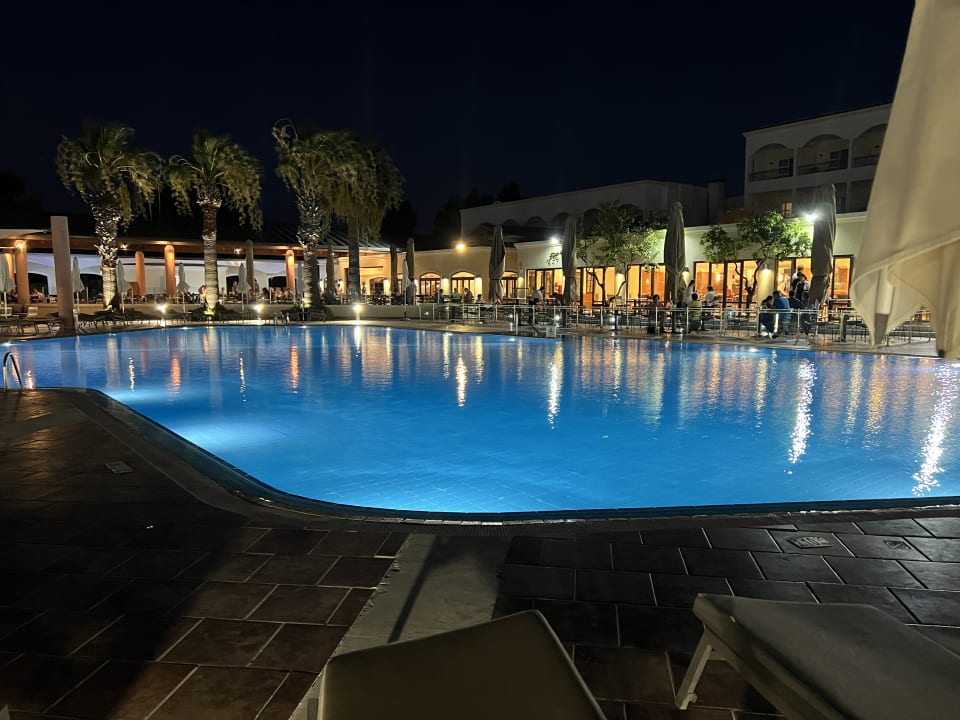 Pool Neptune Luxury Resort