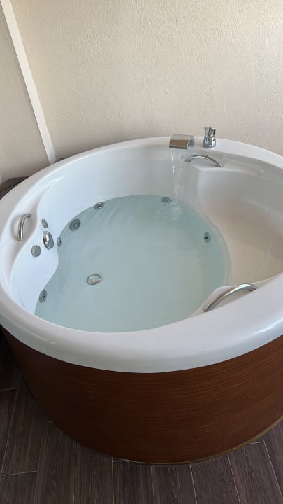 Zimmer Saturn Palace Resort Hotel