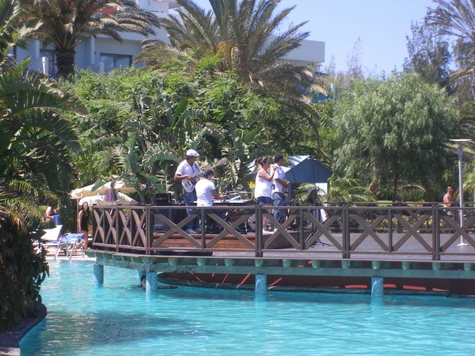 Pool-"Band" R2 Pajara Beach