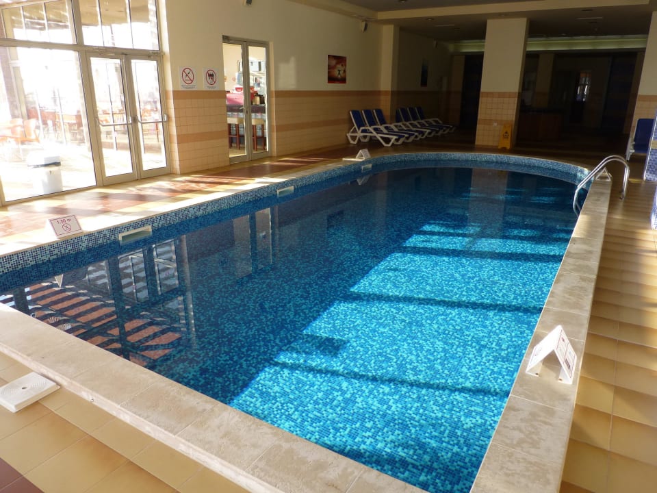 Hallenbad neben Massage und Gym Sol Luna Bay