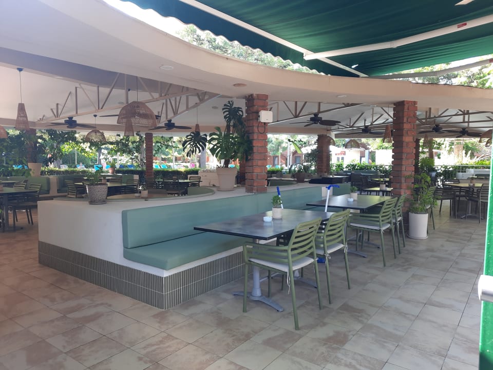 Gastro Can Garden Beach