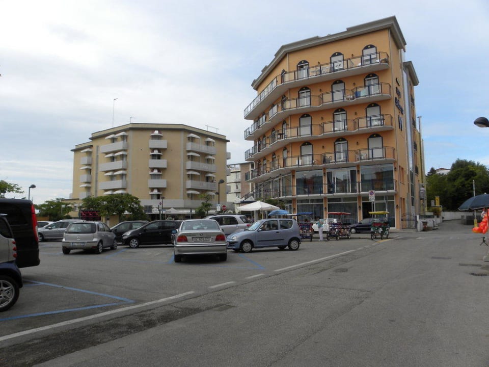 Hotel von Außen Hotel Bellevue