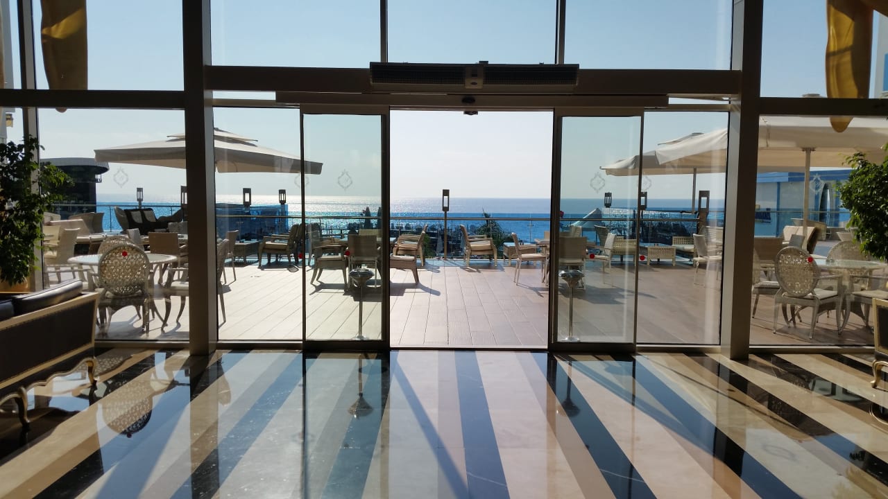 Lobby Azura Deluxe Resort & Spa Hotel