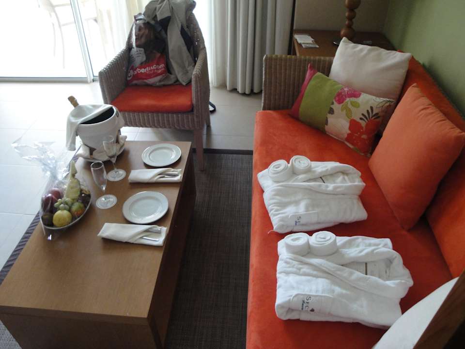 Sekt und Obst als Willkommengruß Secrets Royal Beach Punta Cana - Adults only