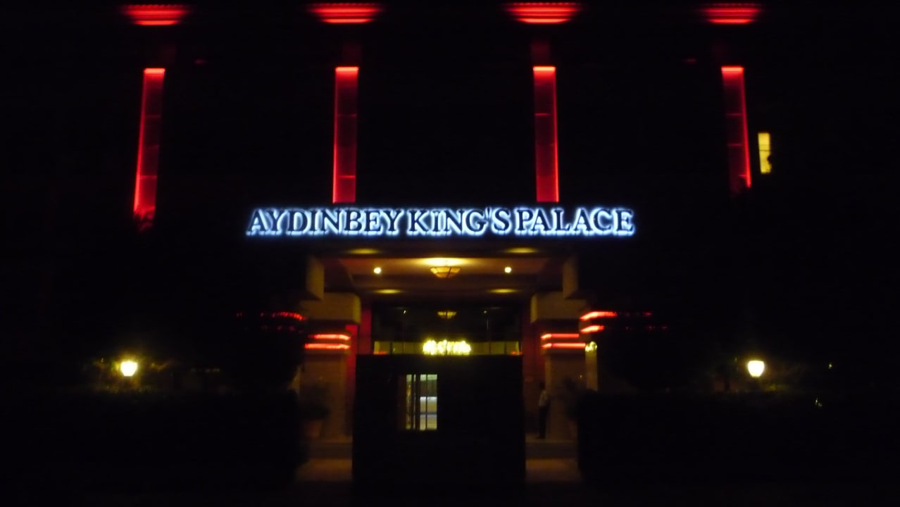 Aydinbey bei Nacht Aydinbey Kings Palace & Spa