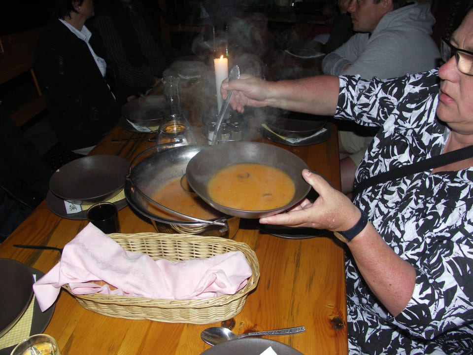 Im Kellergewölbe Ritteressen  Hotel Kapitany Wellness