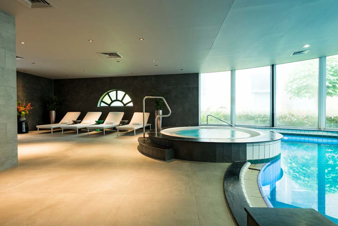 Pool NH Amsterdam Schiphol Airport