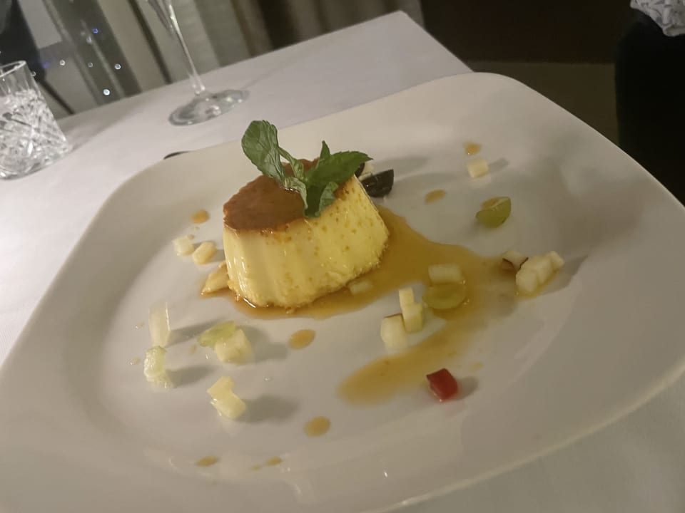 Gastro Premier Le Reve Hotel & Spa