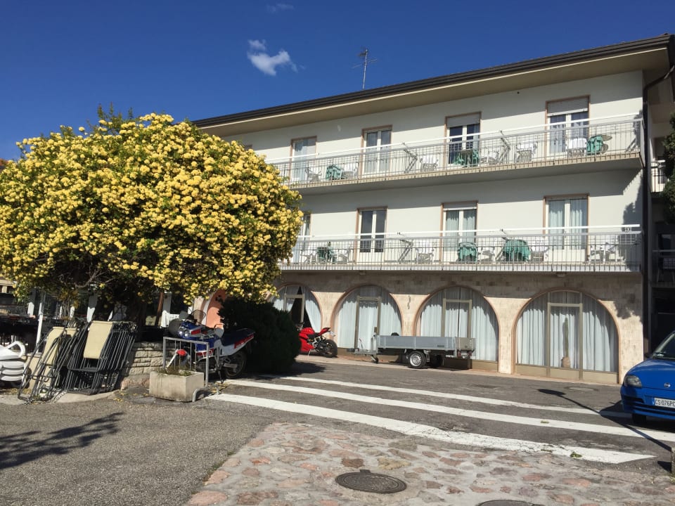 Außenansicht Piccolo Hotel Brenzone