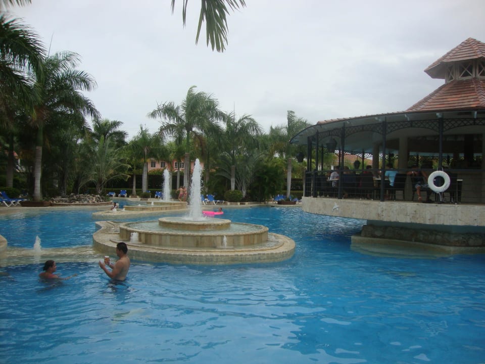 Pool in den Villas und Bar Villas Bavaro Resort & Spa