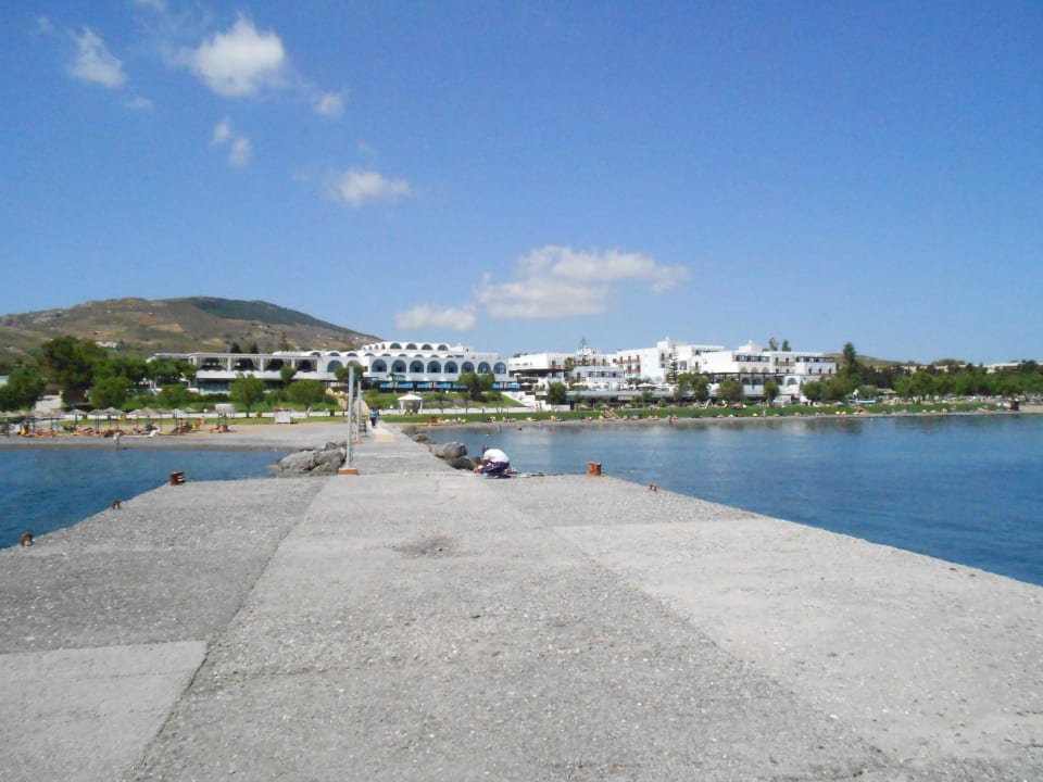 Blick auf die Hotelanlage TUI BLUE Oceanis Beach and Spa Resort