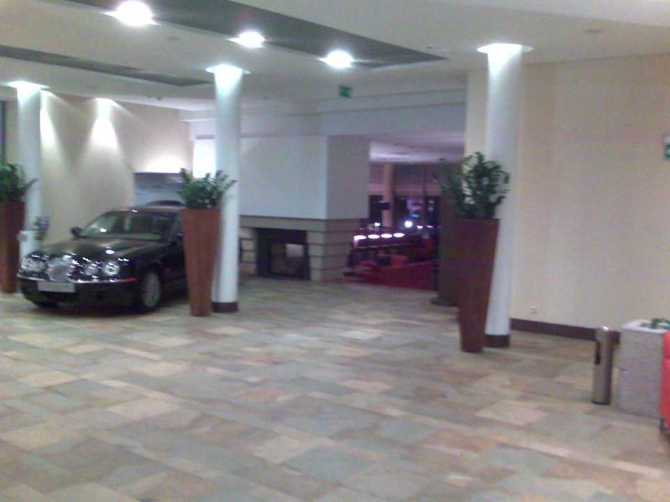 Lobby Holiday Inn Warszawa Józefów