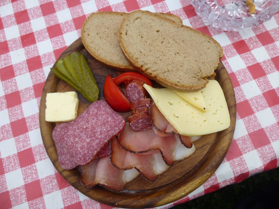 Vesperplatte auf der Alm Feriendorf Ponyhof