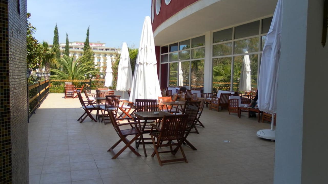 Sitzeckchen zwischen Garten und Lobby Botanik Hotel & Resort