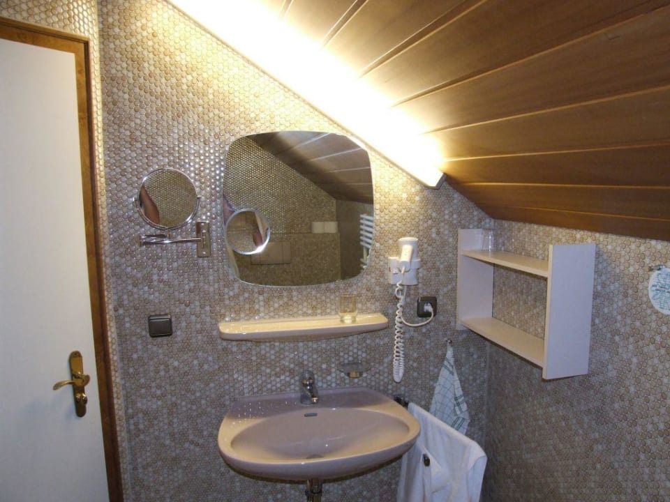 Badezimmer Kneipp- und WellVitalhotel Edelweiss