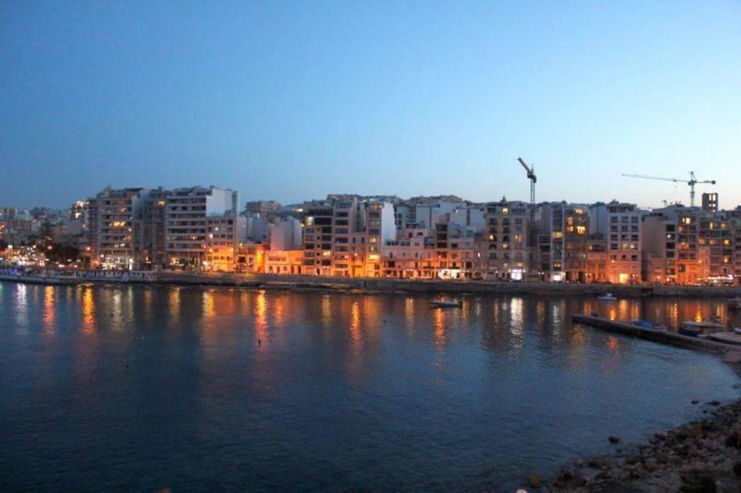 Über die Bucht Cavalieri Art Hotel