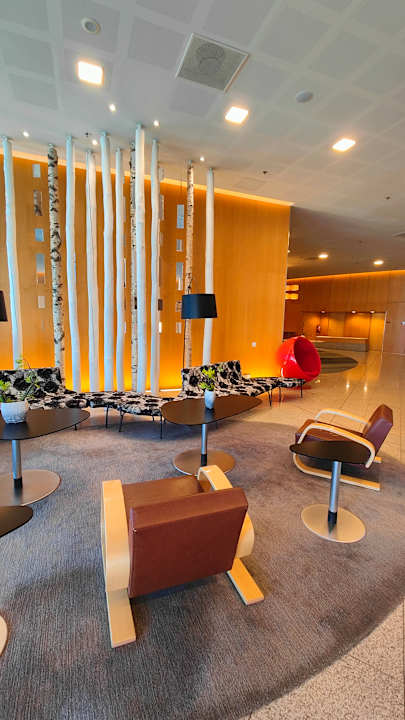 Lobby Hilton Helsinki Airport