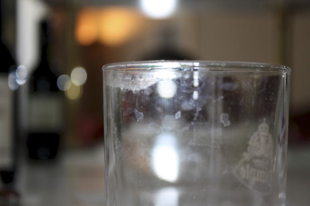 Wasserglas 1. Betreten des Zimmers Radisson Blu Hotel Schwarzer Bock