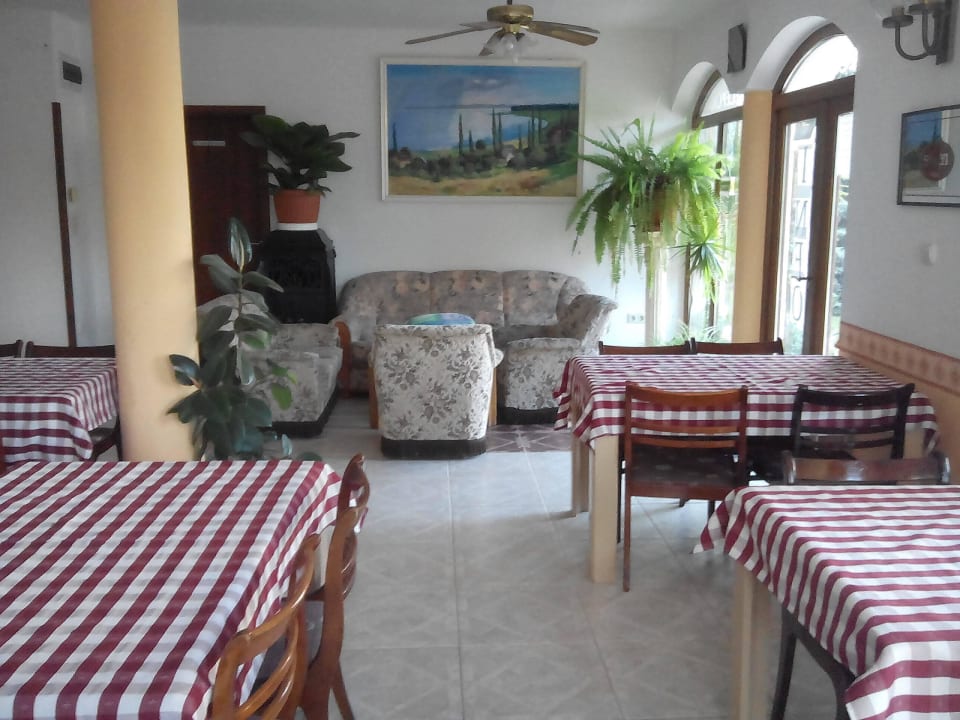 Pomieszczenie wspolne przy kuchni Guesthouse Unió
