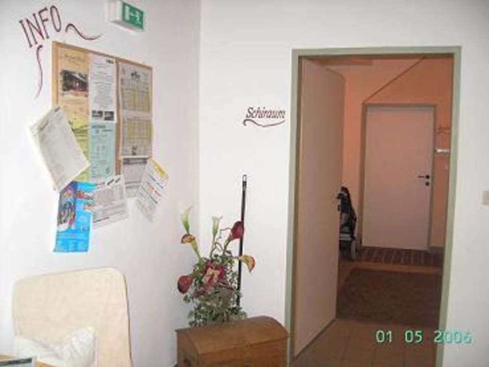 Eingangsbereich zum Skikeller Apartments Kröll