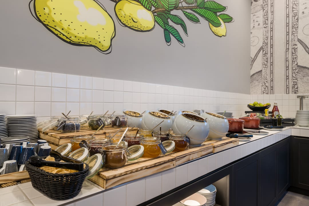 Gastro Holiday Inn - the niu, Square Mannheim