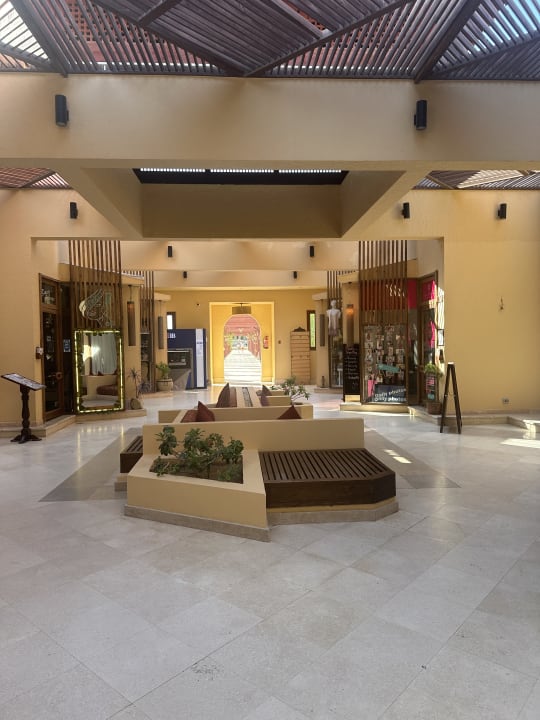 Lobby ROBINSON SOMA BAY