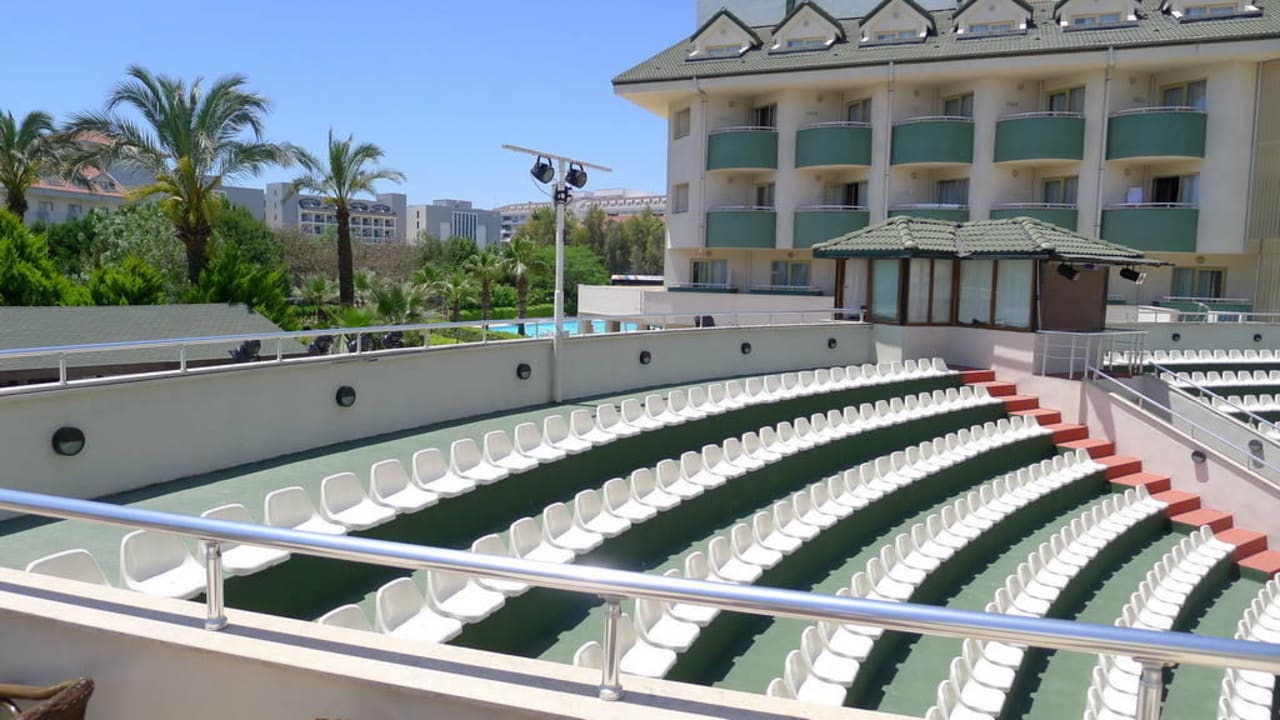 Theater Side Breeze Hotel