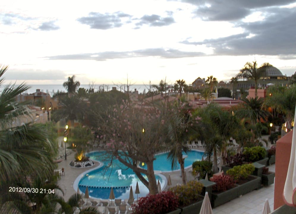 Abendstimmung über dem Pool Adrián Hoteles Colón Guanahaní - Adults only