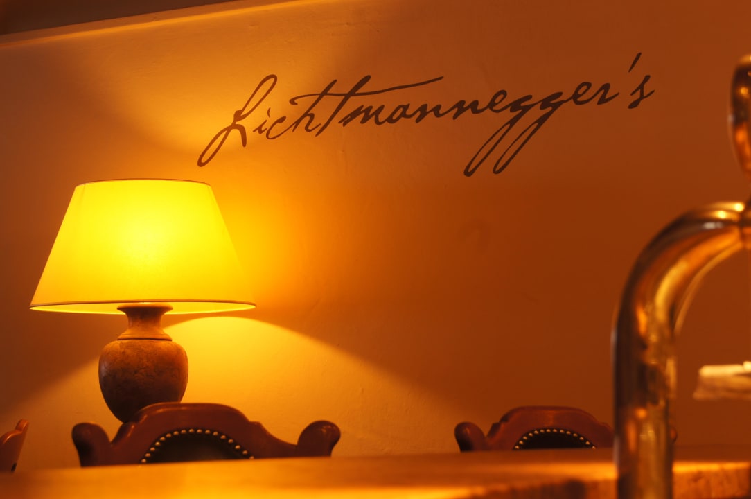 Gemütliche Atmosphäre an der Bar Berghotel Rehlegg