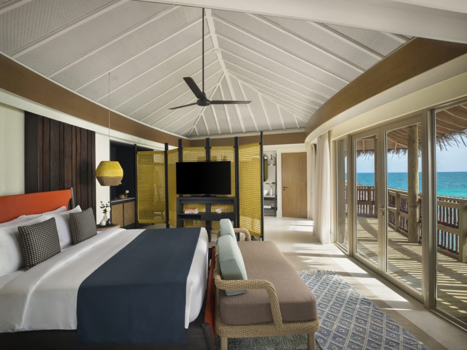 Zimmer Intercontinental Maldives Maamunagau Resort with Club benefits by IHG