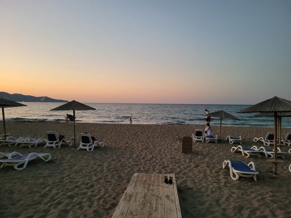 Strand Dessole Dolphin Bay Resort