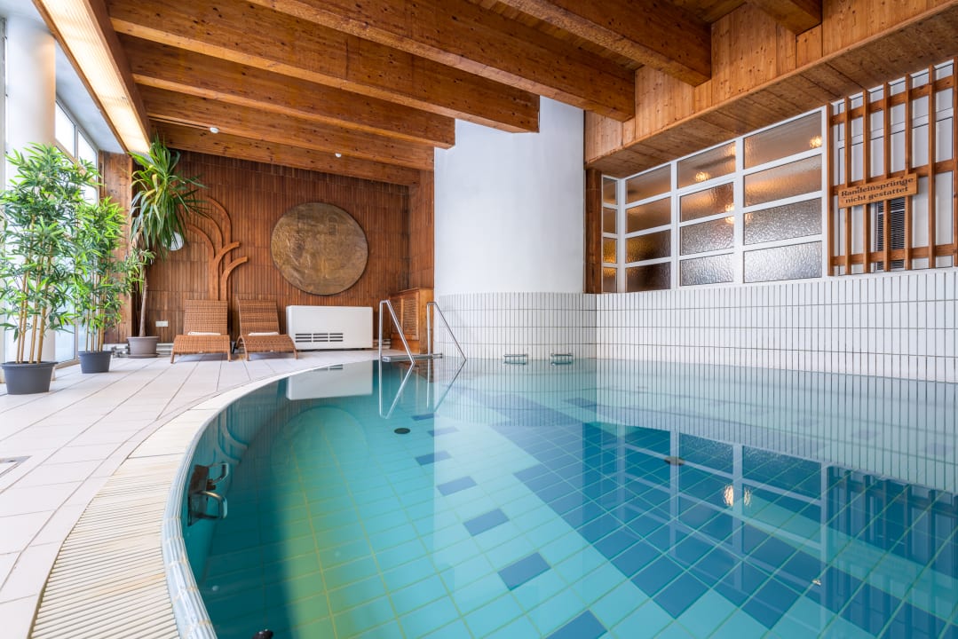 Pool AKTIVHOTEL Weisser Hirsch