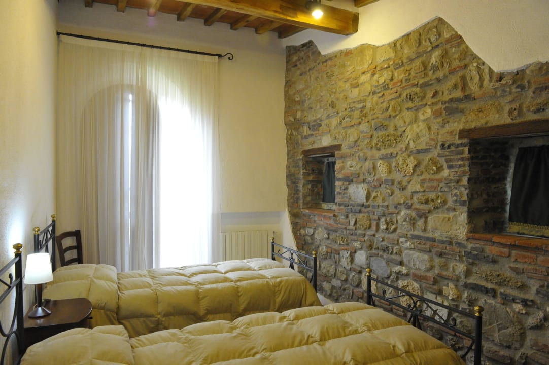 Bedroom detail Il Convento Di Montepozzali