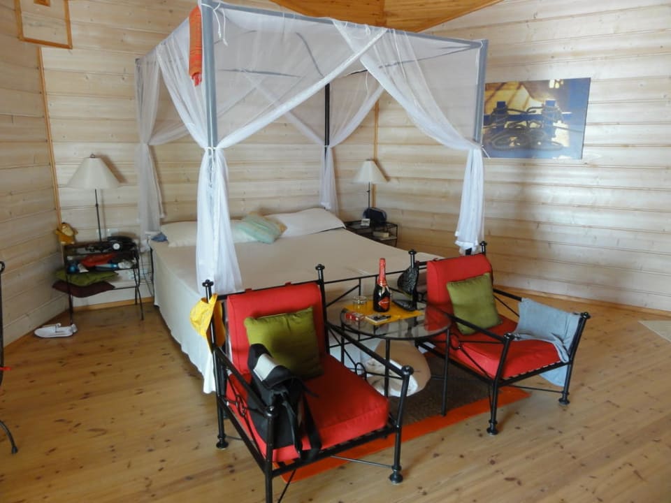 Jacuzzi Beach Villa  Kuredu Island Resort & Spa