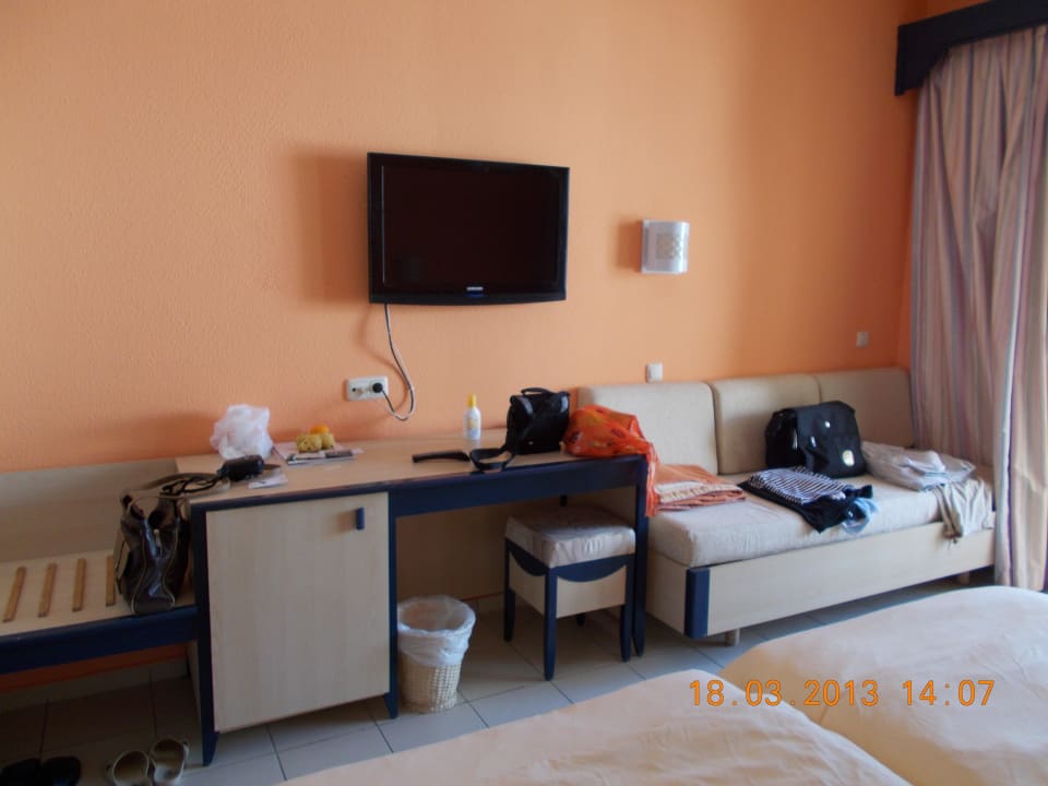 TV, Sitzecke & Tisch Iberostar Waves Mehari Djerba