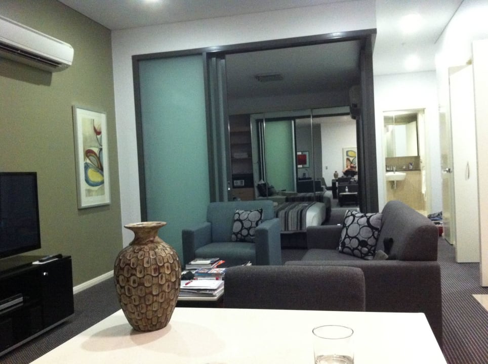 Wohnzimmer Meriton Serviced Apartments Campbell Street