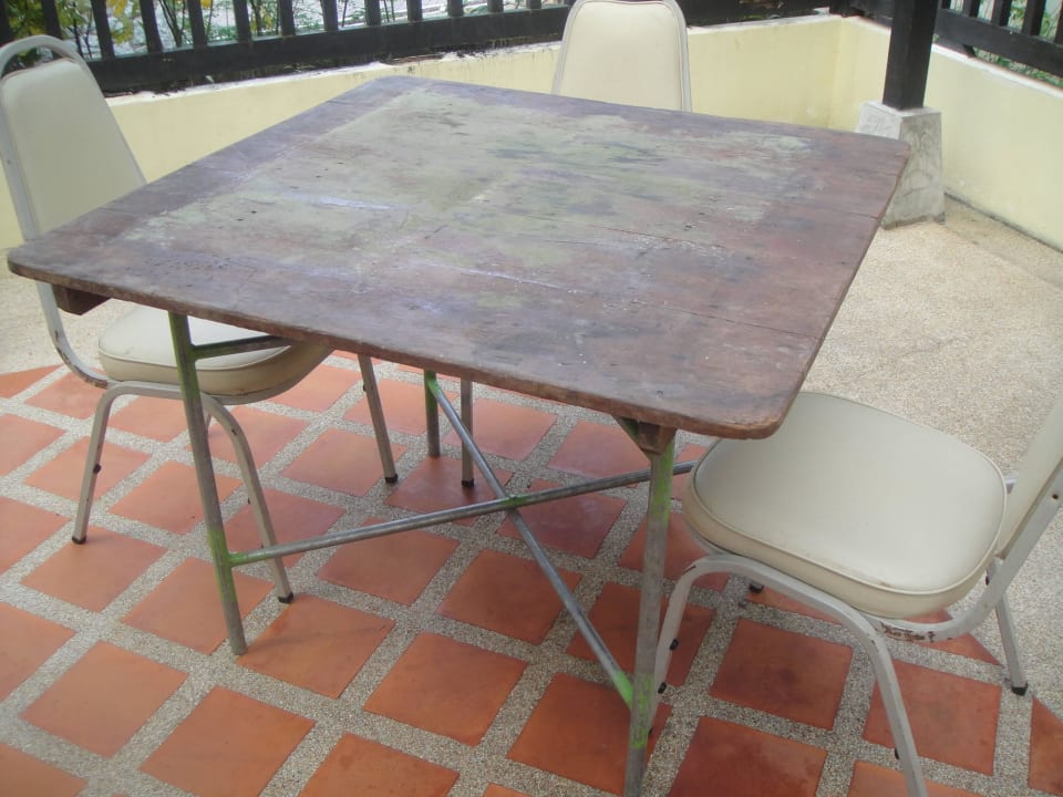 ...abends mit Tischdecke kaschiert...mmh, lecker! Seaview Khao Lak Resort