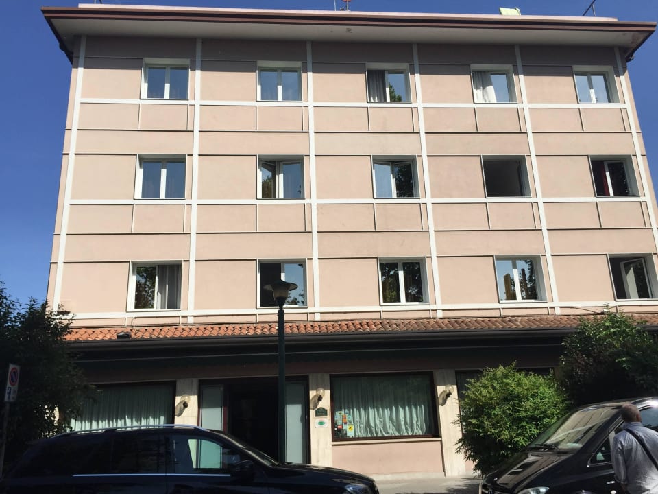 Vorderansicht Hotel Vienna