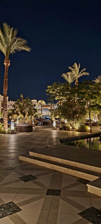 Gartenanlage The Grand Palace - Adults only