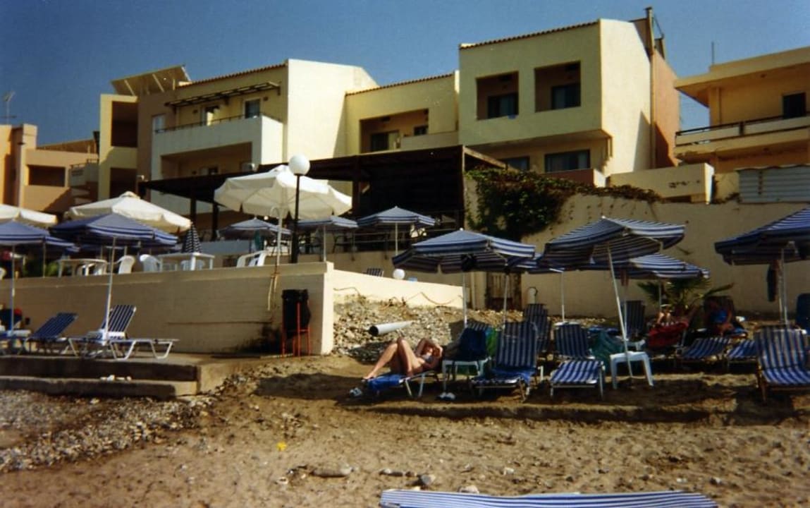 Der Trümmertrand Hotel Philoxenia Beach