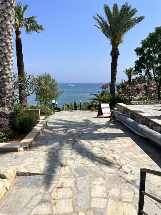 Strand Crystal Springs Beach Hotel