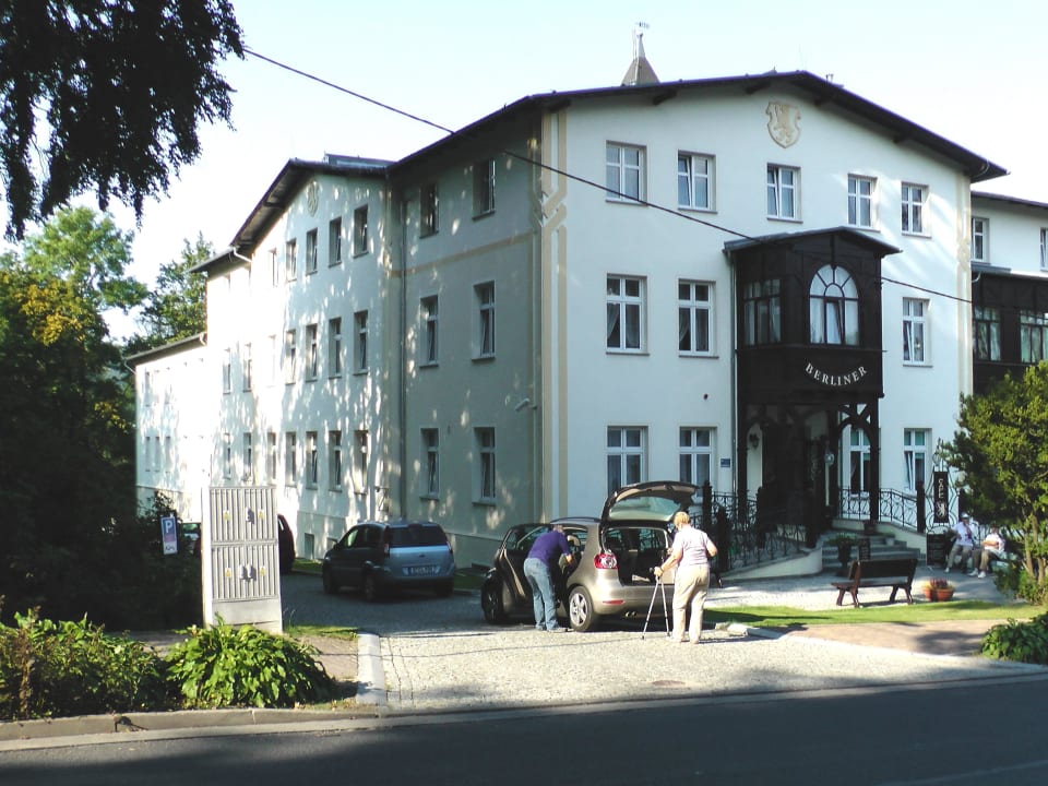 Hotelansicht mit Anbau Kurhotel Berliner