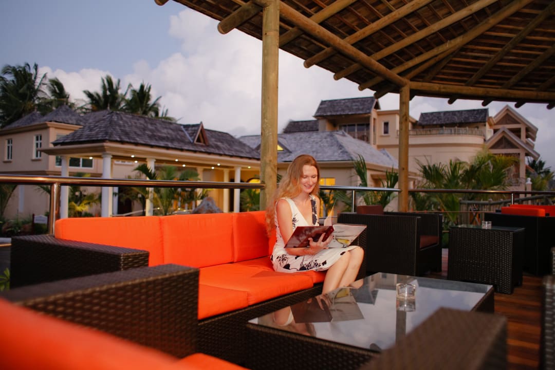 Hartopp Restaurant Waiting Area Jalsa Beach Hotel & Spa