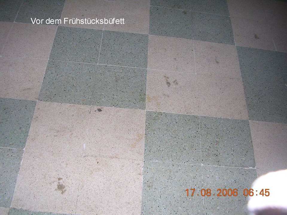 Der Speisesaal beim Frühstück Hotel African Queen