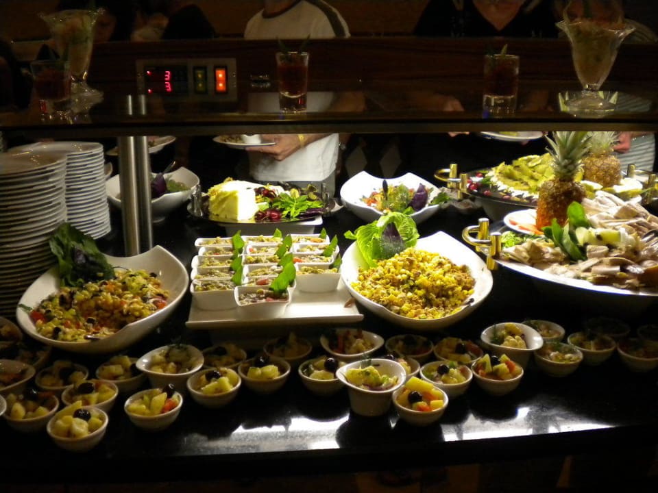Essen ohne Ende Granada Luxury Okurcalar