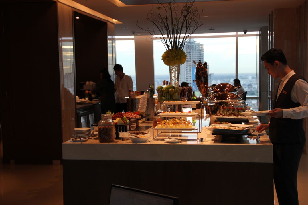 Häppchen in der Lounge Eastin Grand Hotel Sathorn