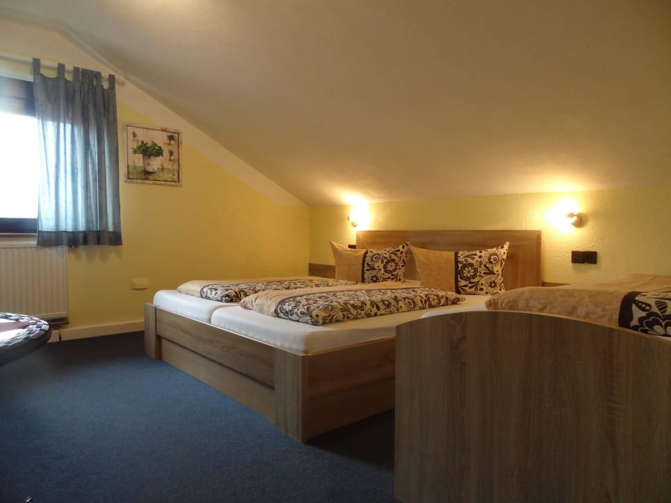Dreibettzimmer Gästehaus Elzblick